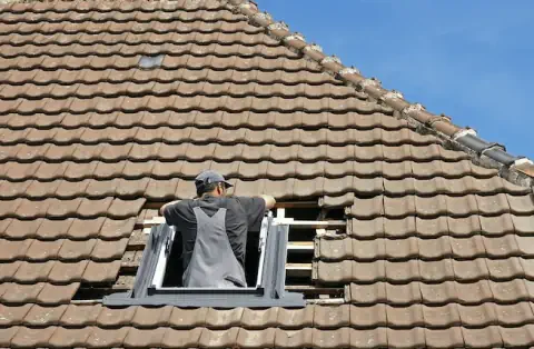 Pose de velux à Lamothe-Landerron